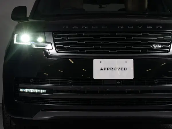 Land Rover Range Rover Autobiography 3.0L D350 Standard Wheelbase Diesel Turbo 4WD Certified Used Car Sliding Sunroof Power Folding Side Steps Seat Massage & Cooler & Heater 23-inch Black Wheels Digital Room Mirror Shadow Exterior Pack Household Power Socket (Santorini Black (Metallic)) — photo 9