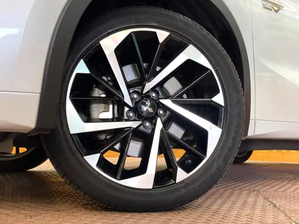 Mitsubishi Outlander PHEV 2.4 P 4WD — photo 9