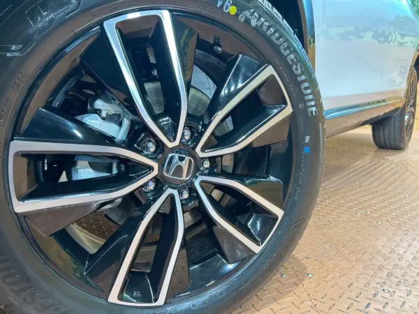Honda Vezel 1.5 e:HEV Z — photo 9