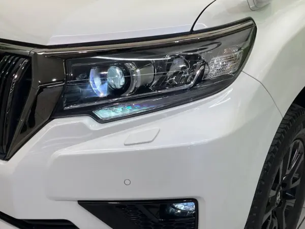 Toyota Land Cruiser Prado 2.7 TX L Package Black Edition 4WD Sunroof Roof Rails 4WD Genuine 9-inch Navigation Backup Camera Collision Mitigation Radar Cruise ETC Drive Recorder Non-Smoking Vehicle Bluetooth Full-Seg Leather Seats Ventilation Seat Heater (White Pearl Crystal Shine) — photo 9
