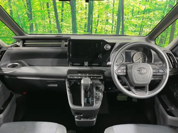 2023 Toyota Noah — photo 2 | Tuminion Kenya