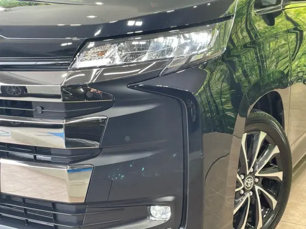 Toyota Noah 1.8 Hybrid S-Z Comfort Convenience Package — photo 8