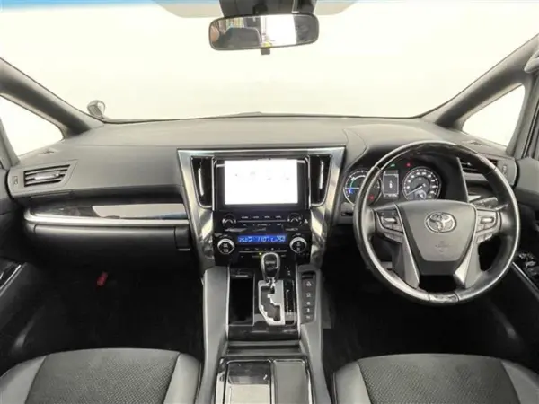 2021 Toyota Alphard — photo 2