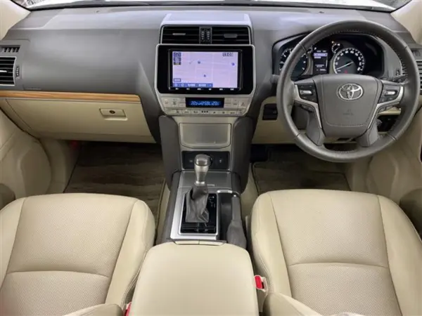 2022 Toyota Landcruiser Prado — photo 3