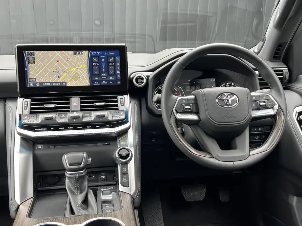 2025 Toyota Landrcuiser 300 — photo 8 | Tuminion Kenya