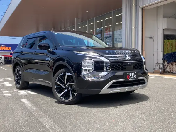 2022 Mitsubishi Outlander — photo 2