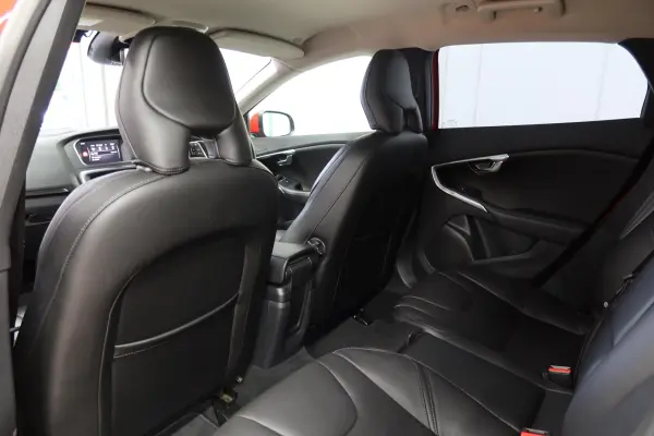 2018 Volvo V40 — photo 7 | Tuminion Kenya
