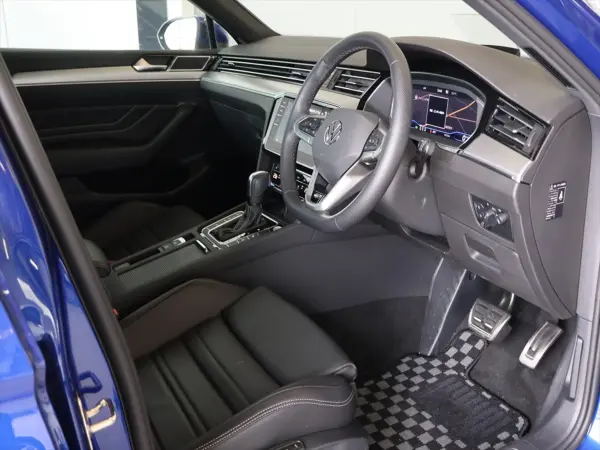 Volkswagen Passat Variant TDI R-Line Diesel Turbo — photo 7