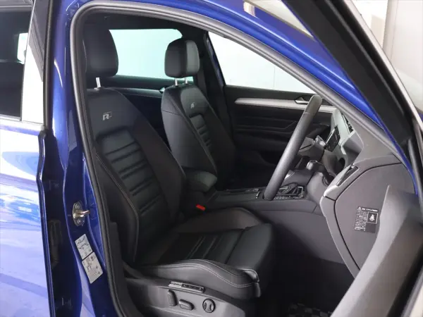Volkswagen Passat Variant TDI R-Line Diesel Turbo — photo 8
