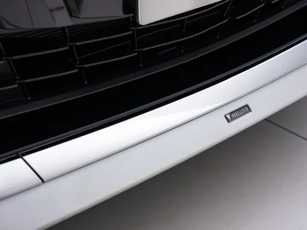 2026 Toyota Alphard — photo 2