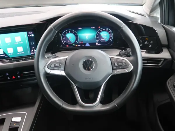 2021 Volkswagen Golf — photo 3