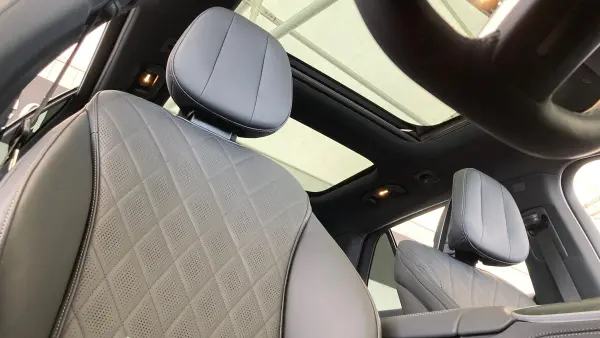 Mercedes-Benz E-Class Wagon E220 d Avantgarde AMG Line Package (ISG) Diesel Turbo MP202502 New Current Model Superscreen/Nappa Leather Diamond Stitch/Perfume Atomizer/Head-up Display/Seat Ventilator/3D Cockpit (MANUFAKTUR Opalite White) — photo 9