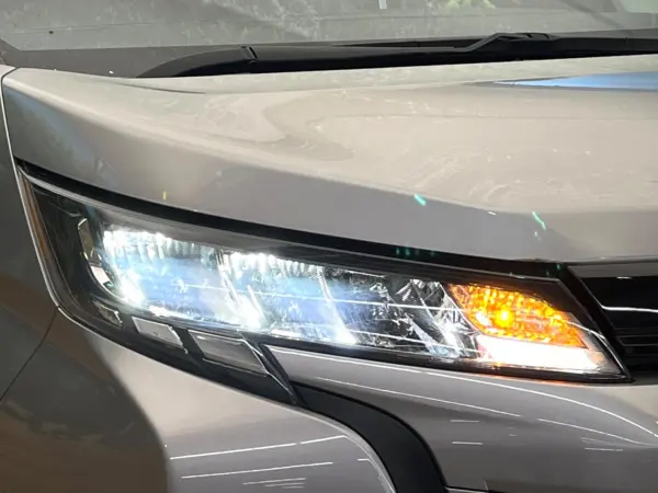2023 Toyota Noah — photo 8 | Tuminion Kenya