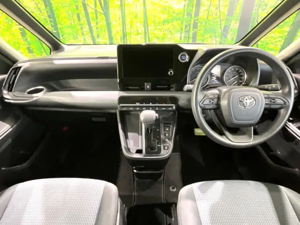 2023 Toyota Noah — photo 2 | Tuminion Kenya