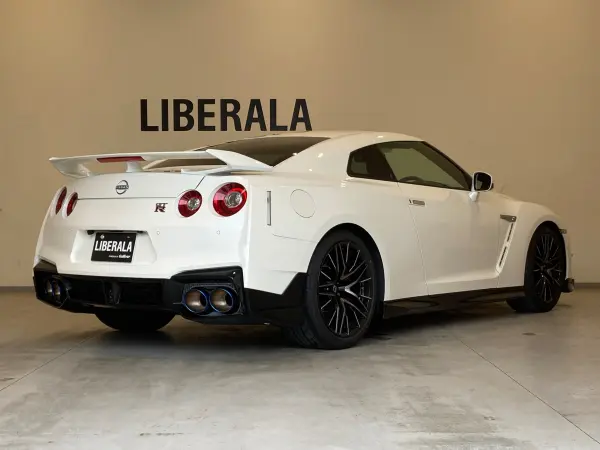 2024 Nissan Gt-r — photo 3