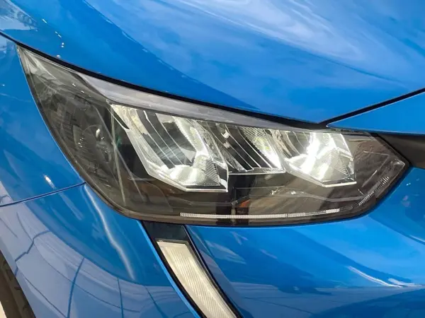 Peugeot 208 Allure — photo 8