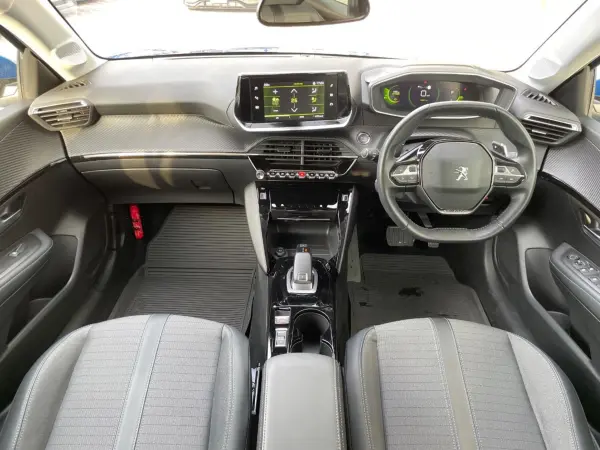 2020 Peugeot 208 — photo 2