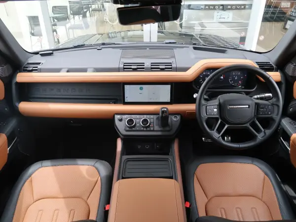 2021 Landrover Defender — photo 2