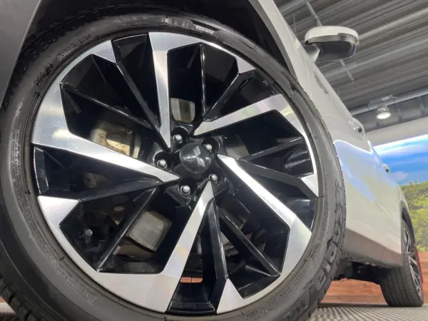 2024 Mitsubishi Outlander — photo 8 | Tuminion Kenya