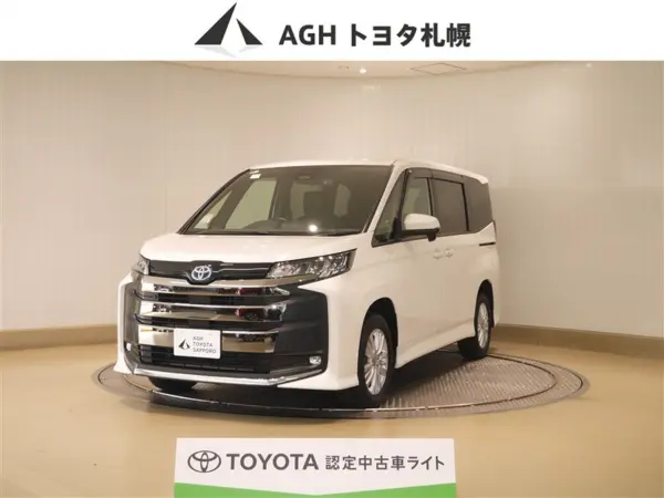 Toyota Noah 1.8 Hybrid S-G E-Four 4WD — thumbnail 1
