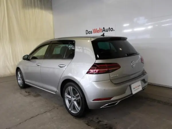 2019 Volkswagen Golf — photo 3