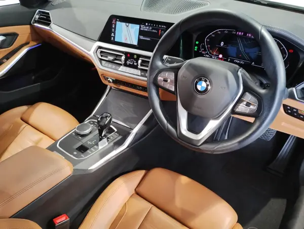 BMW 3 Series 318i 40th Anniversary Edition 200 Limited Edition Cognac Leather Seat Heater Wood Trim Adaptive Cruise Control Genuine HDD Navigation Backup Camera Obstacle Sensor LED Headlights ETC Power Seat Power Tailgate Genuine 17AW Comfort Access (Alpine White III) — photo 8