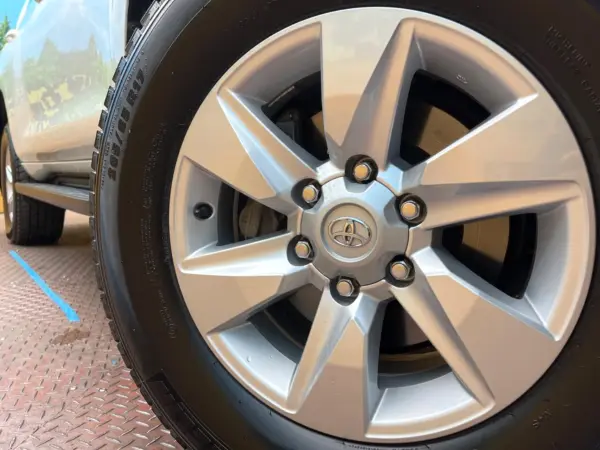 Toyota Land Cruiser Prado 2.7 TX 4WD Sunroof Non-Smoker (White Pearl Crystal Shine) — photo 9