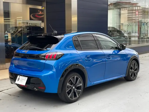 2021 Peugeot 208 — photo 3