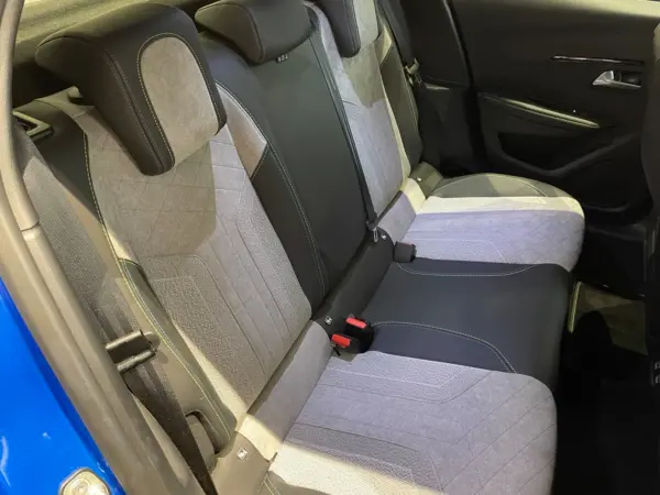 Peugeot 208 GT Certified Used Car — photo 9