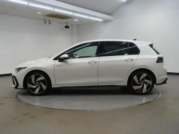 2025 Volkswagen Golf — photo 3 | Tuminion Kenya