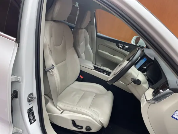 Volvo XC60 B5 AWD Inscription — photo 7