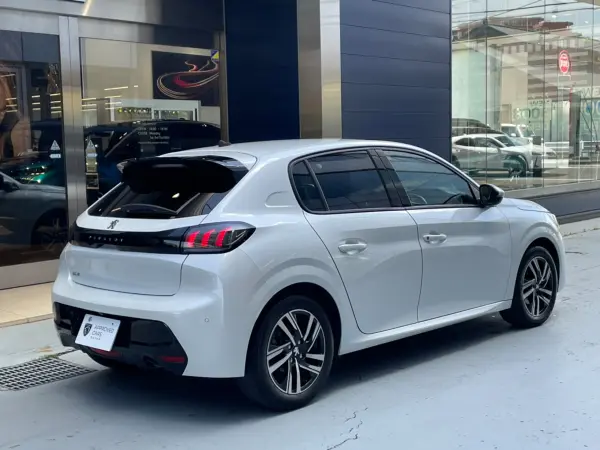 2021 Peugeot 208 — photo 3 | Tuminion Kenya