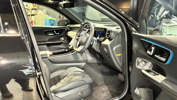 Mercedes-Benz GLC220 d 4MATIC (ISG equipped model) AMG Line Package Diesel Turbo 4WD Obsidian Black AMG Line Driver's Package AMG Leather Exclusive Package Apple CarPlay Foot Trunk Opener (Obsidian Black) — photo 7