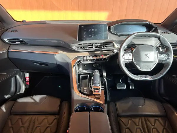 2022 Peugeot 5008 — photo 2