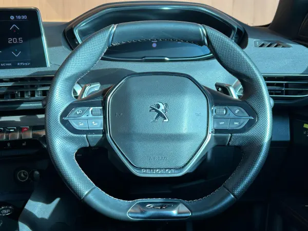 2022 Peugeot 5008 — photo 3