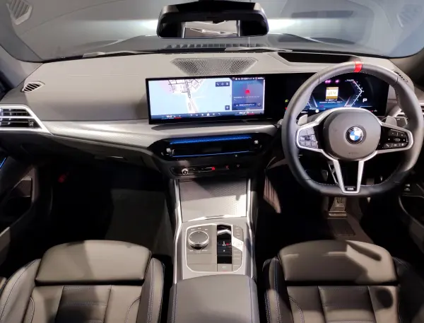 2025 Bmw 3 Series — photo 3