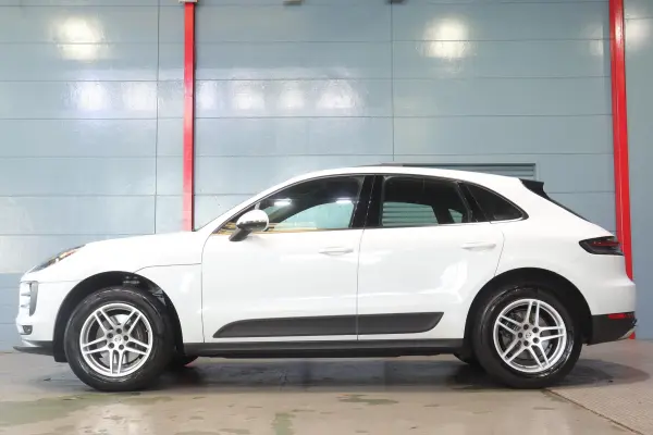Porsche Macan PDK 4WD MY20 Late Model 2-Year Warranty Black Leather Panoramic Sunroof PCM Navigation CarPlay BOSE Sound Active Cruise Control Lane Change & Lane Keep Assist PDLS LED Headlights Special Color (Carrara White Metallic) — photo 7