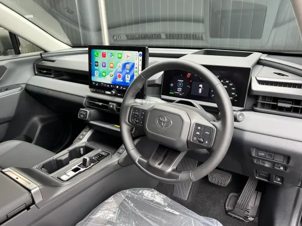 Toyota RAV4 2.5 Z E-Four 4WD Panoramic Roof Modellista Aero Kit 20-inch Alloy Wheels FCTA Steering Assist 12.9-inch Connected Navigation Panoramic View Monitor Blind Spot Monitor Apple CarPlay Compatible ETC2.0 Spare Tire (Attitude Black Mica) — photo 9