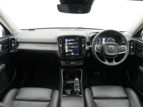 2019 Volvo Xc40 — photo 2