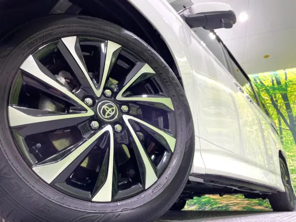 2023 Toyota Noah — photo 8 | Tuminion Kenya