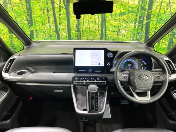 2023 Toyota Noah — photo 2 | Tuminion Kenya