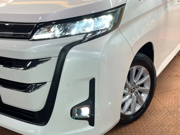2023 Toyota Noah — photo 8 | Tuminion Kenya