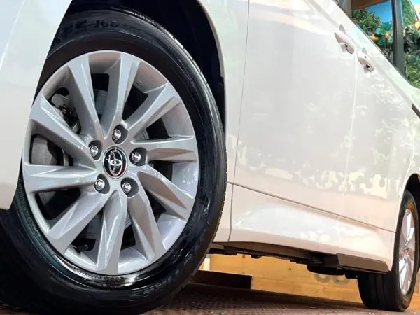 2023 Toyota Noah — photo 9 | Tuminion Kenya
