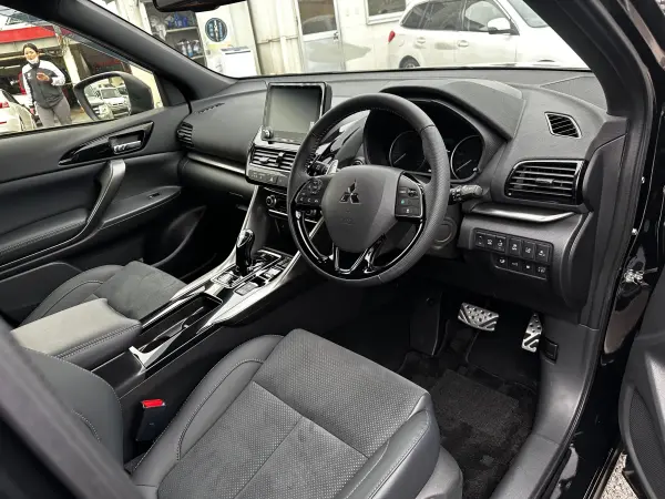 Mitsubishi Eclipse Cross PHEV 2.4 Black Edition 4WD (Black Mica) — photo 7