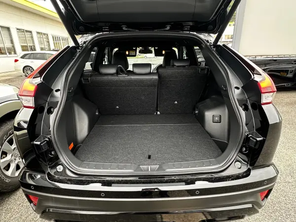 Mitsubishi Eclipse Cross PHEV 2.4 Black Edition 4WD (Black Mica) — photo 9