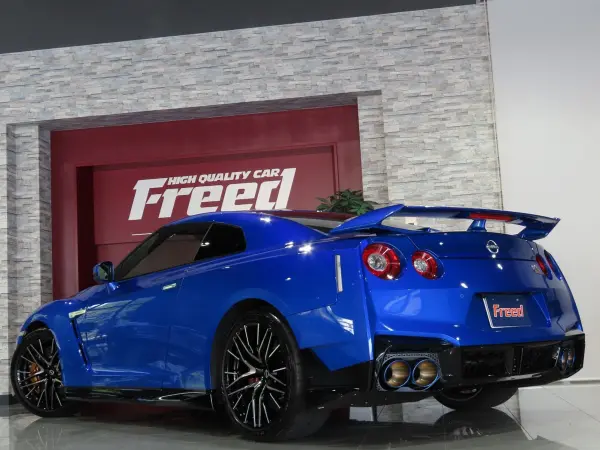 2025 Nissan Gt-r — photo 3