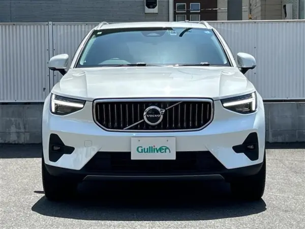 2024 Volvo Xc40 — photo 3