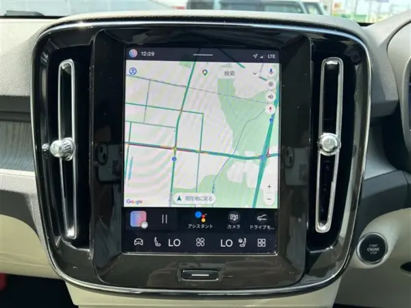 Volvo XC40 Ultimate B4 AWD 4WD Leather Seats (Crystal White Premium Metallic) — photo 8