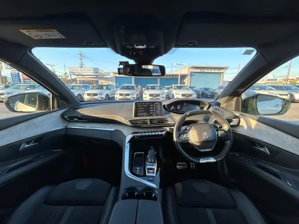 2021 Peugeot 3008 — photo 2