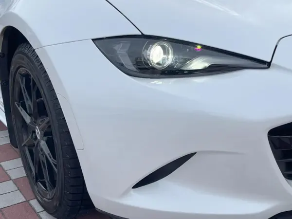 Mazda Roadster 1.5 S Special Package 6MT Back Camera Collision Mitigation System Radar Cruise Non-Smoking Corner Sensor Smart Key LED Head Built-in ETC Genuine 16-inch Alloy Auto High Beam Lane Departure Warning (Snowflake White Pearl Mica) — photo 9